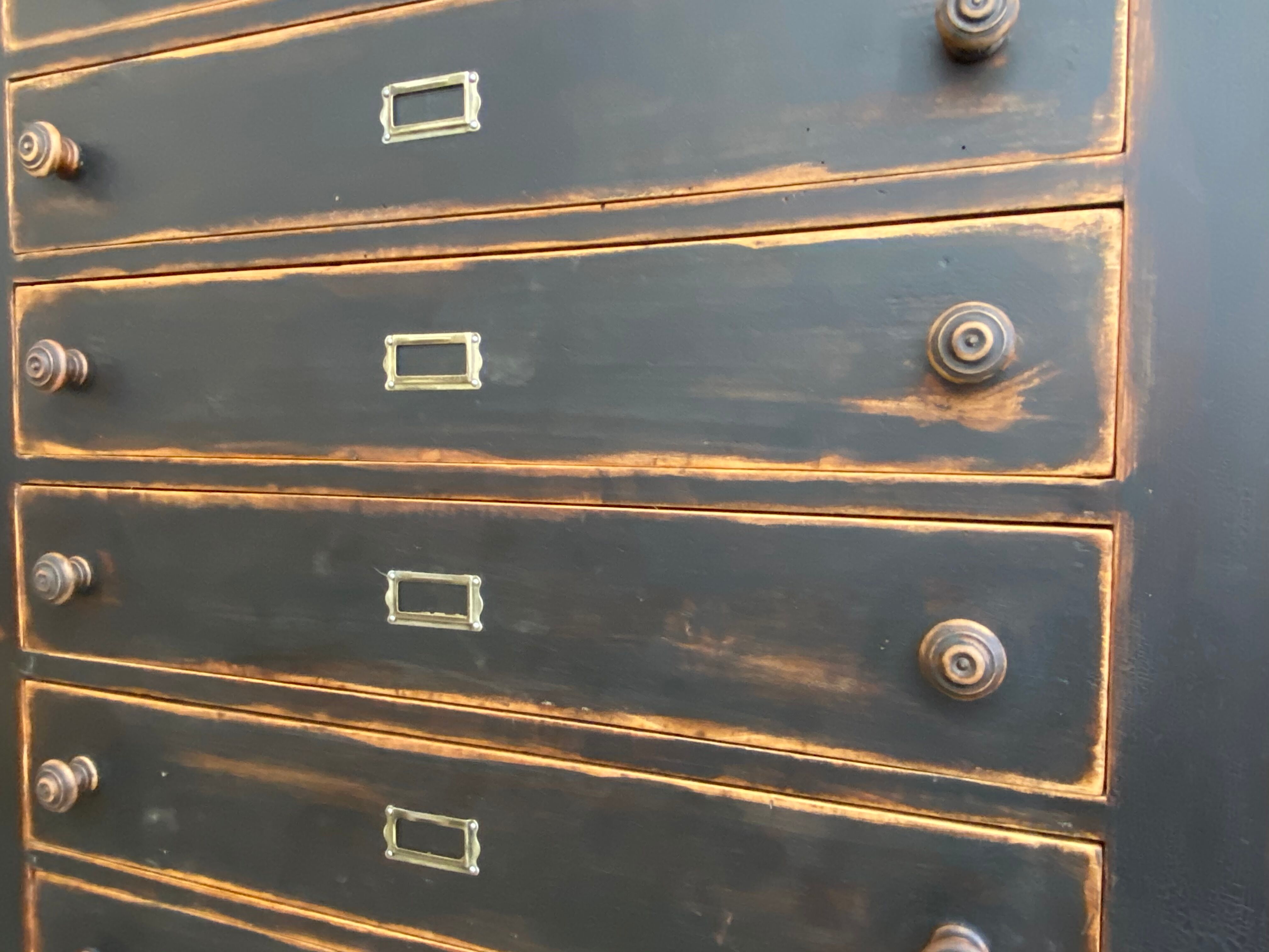 Cabinet with drawers