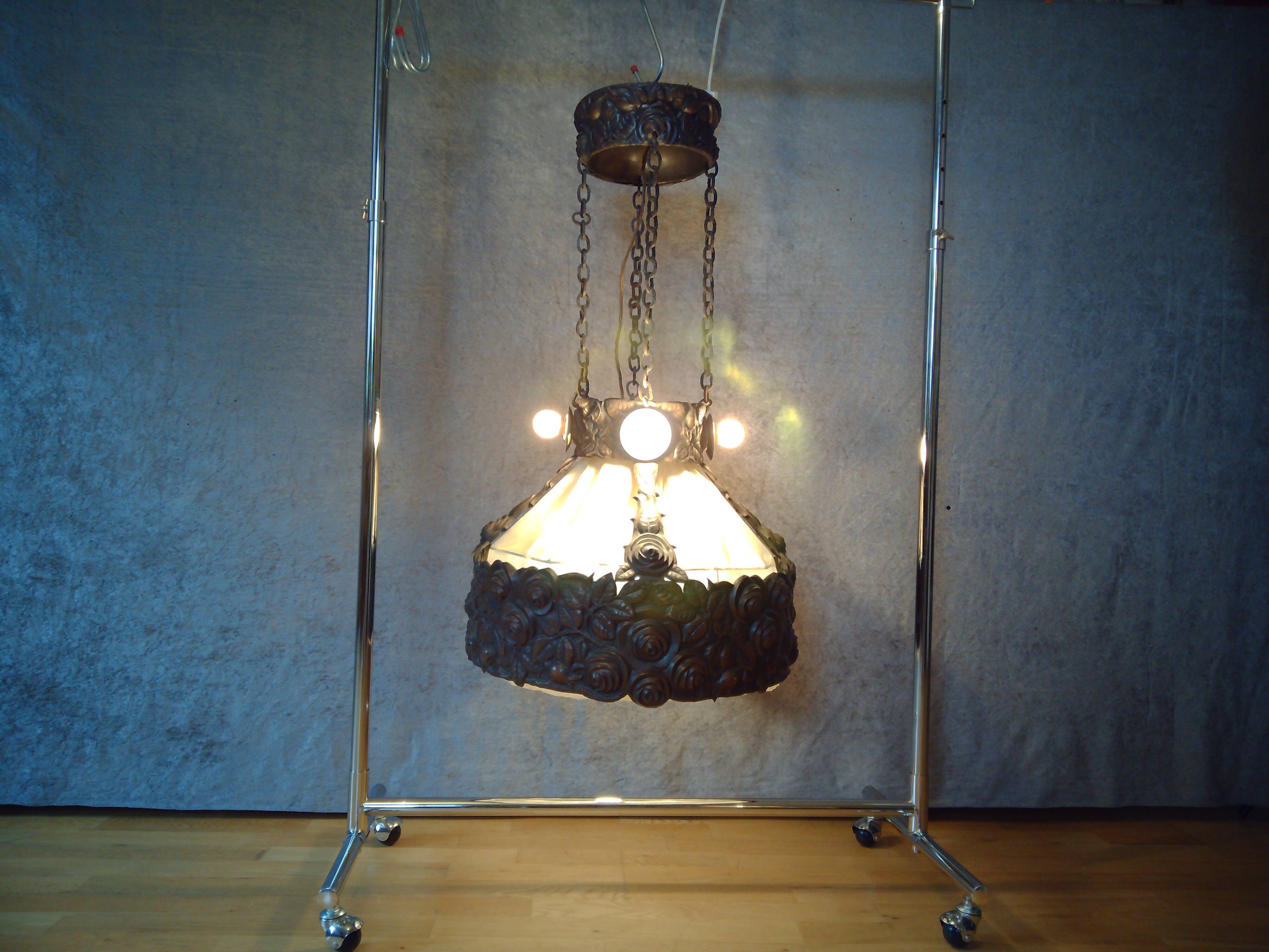 Antique Art Nouveau lamp in copper and silk