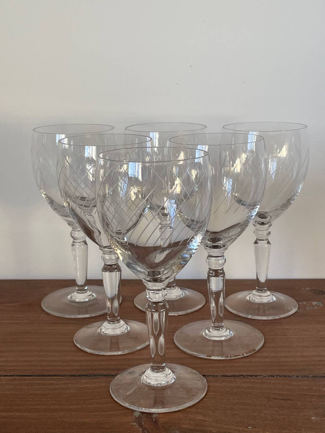 4 crystal wine glasses with stems