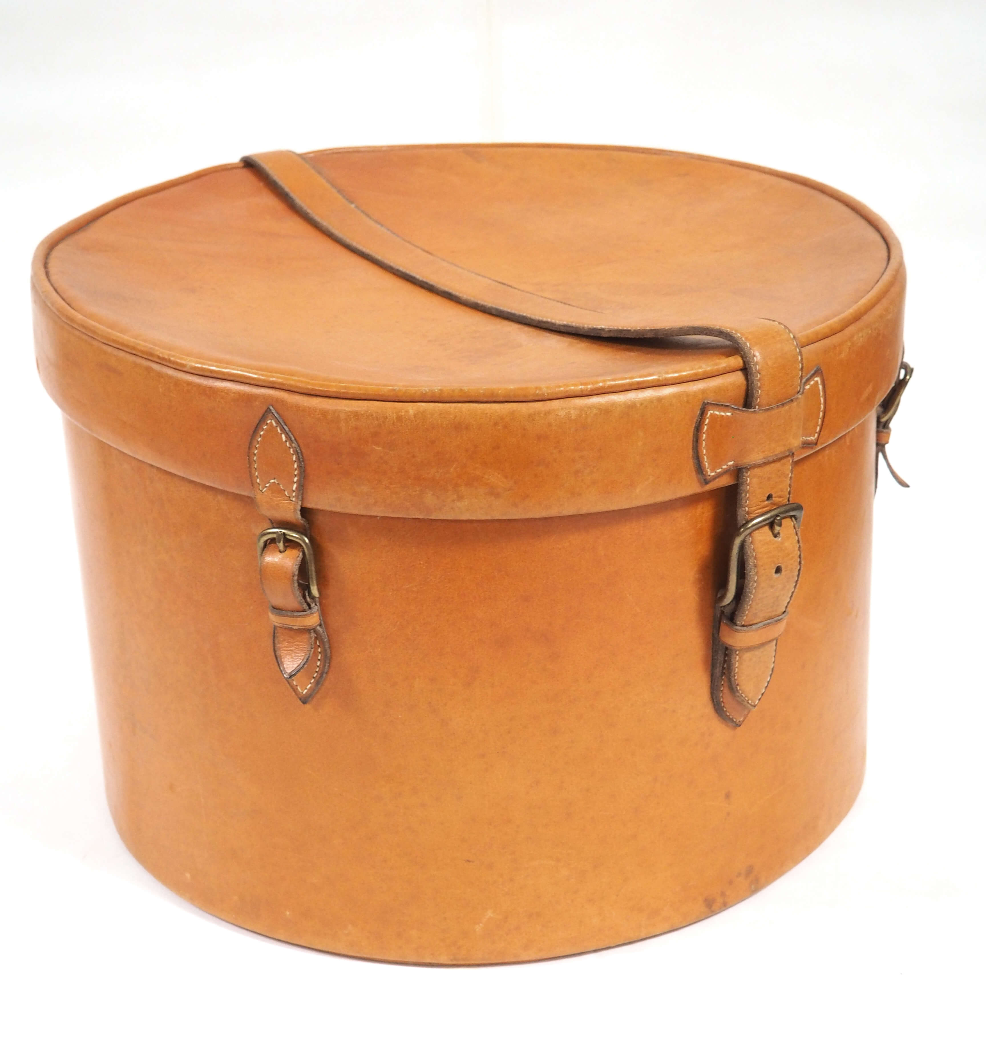 Leather hat trunk