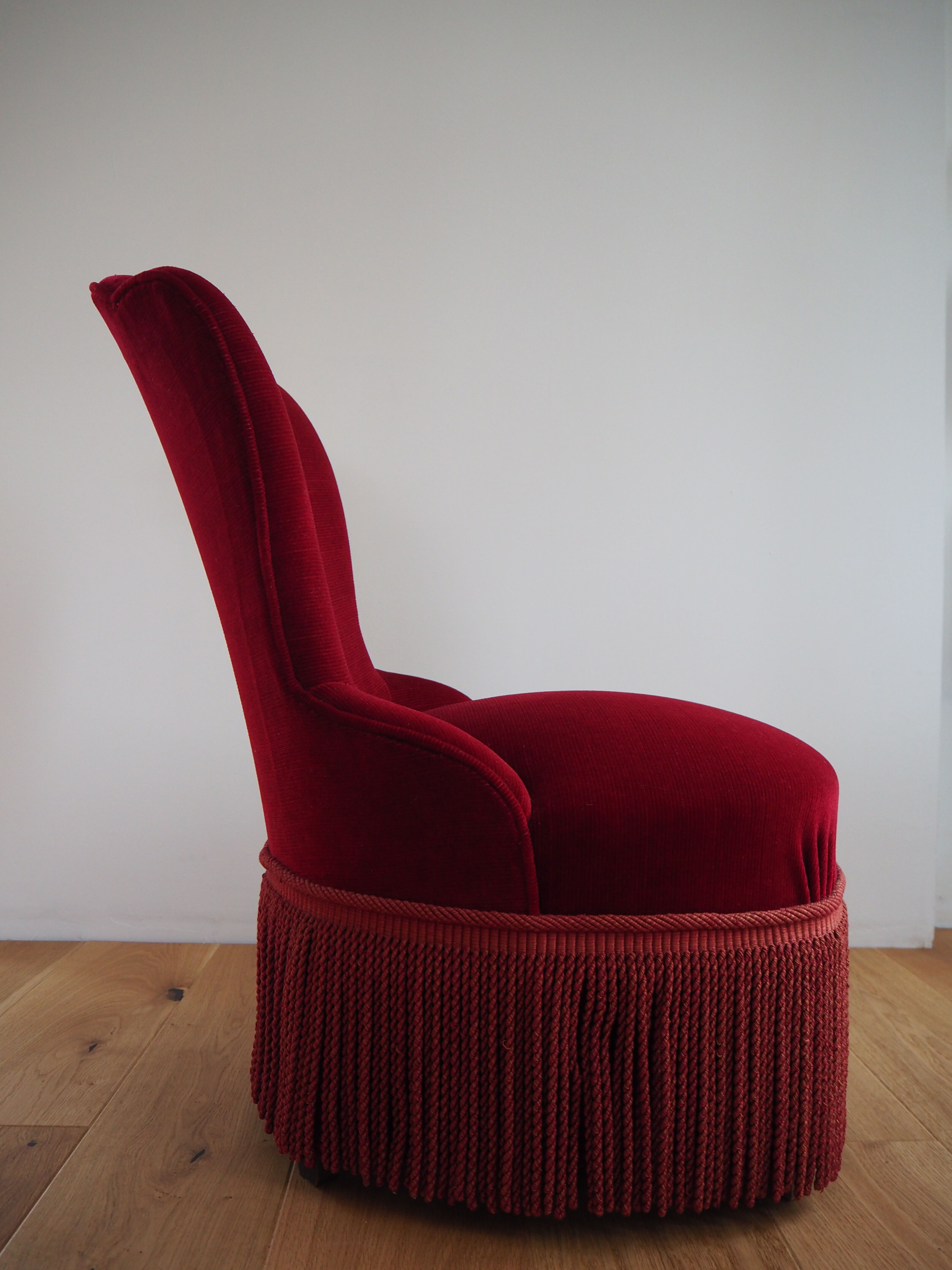 Velvet toad armchair