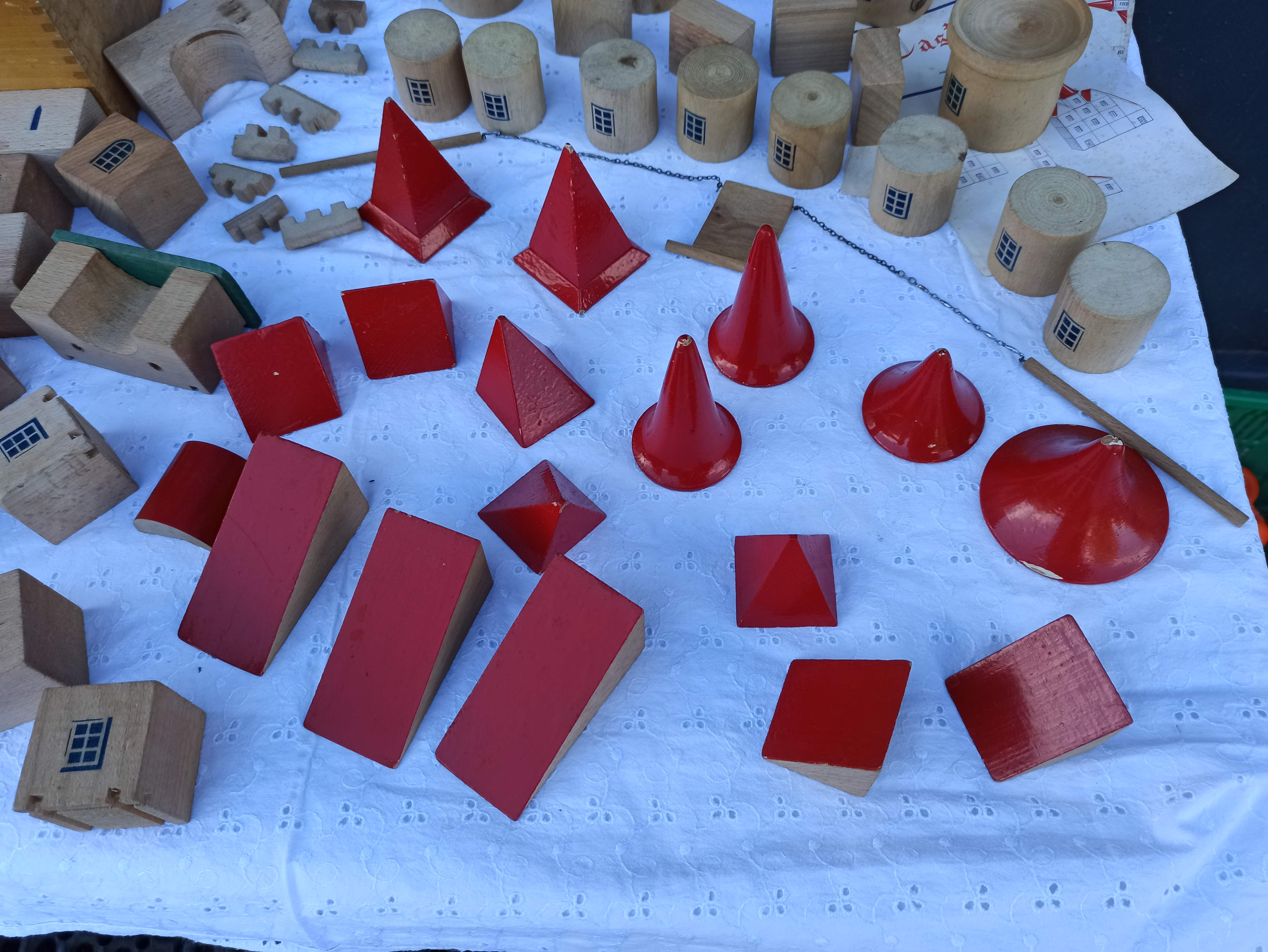 Wooden castle cube construction