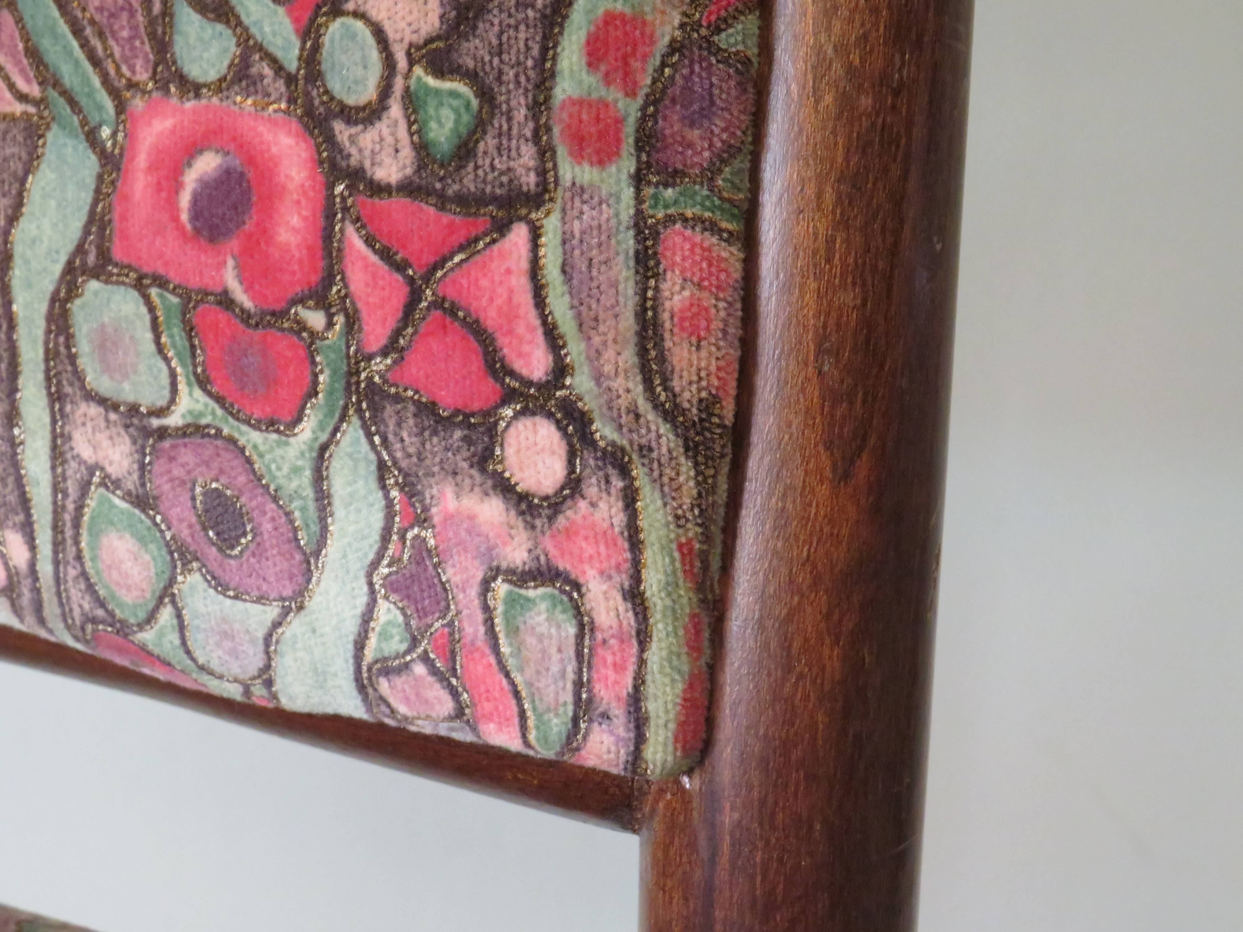 4 Thonet chairs, model Prague n° 811, first half of the twentieth century