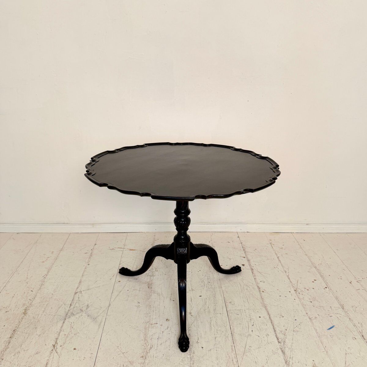 Carved vintage tripod side table, 1940s