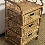 Commode en rotin vintage
