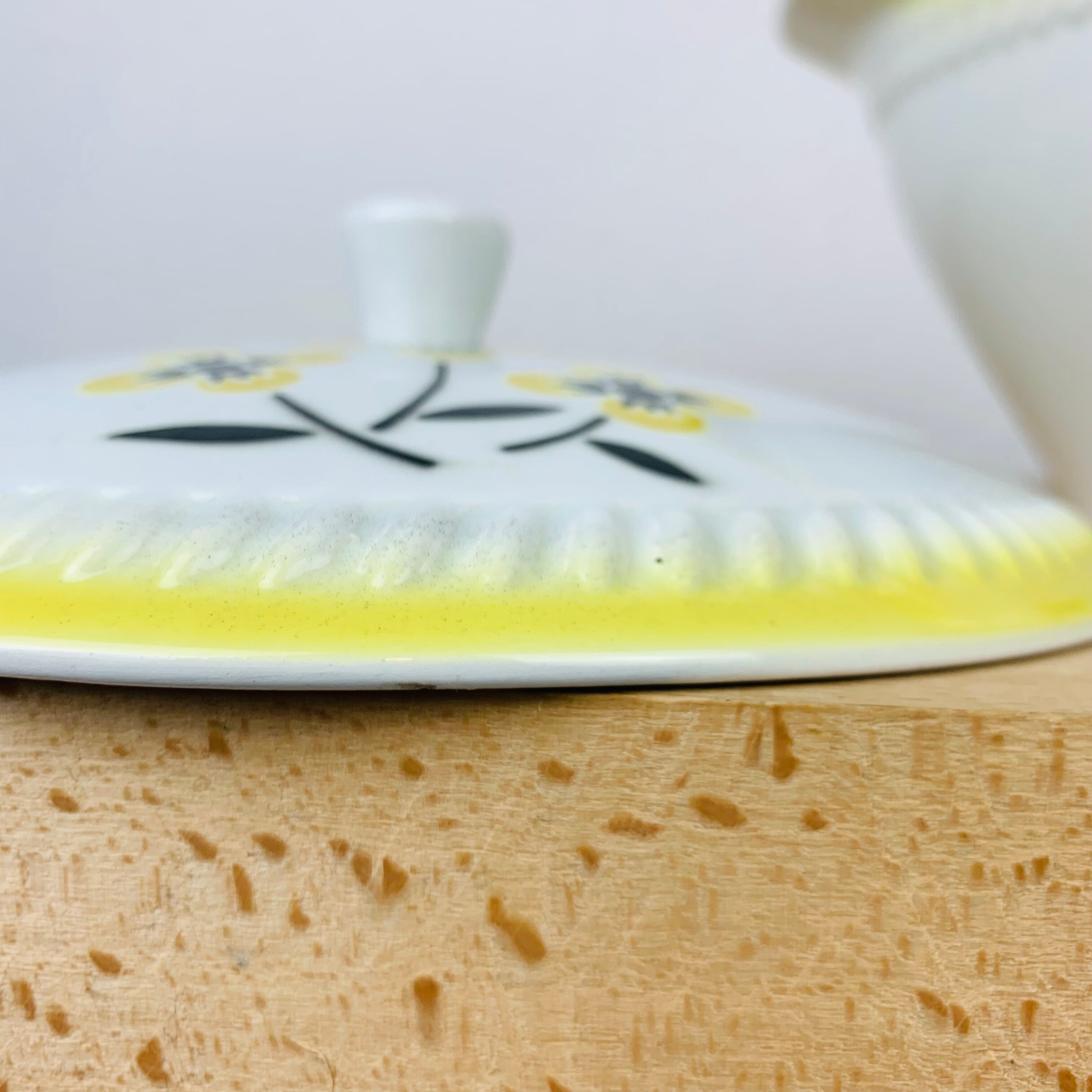 Vintage dishes and tureen in ceramic