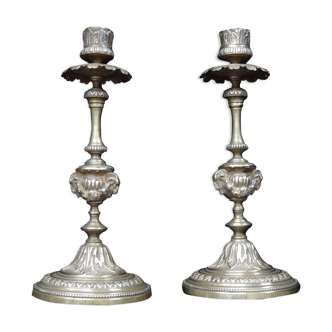 Paire de bougeoirs aux béliers en bronze doré style Louis XVI fin XIXème