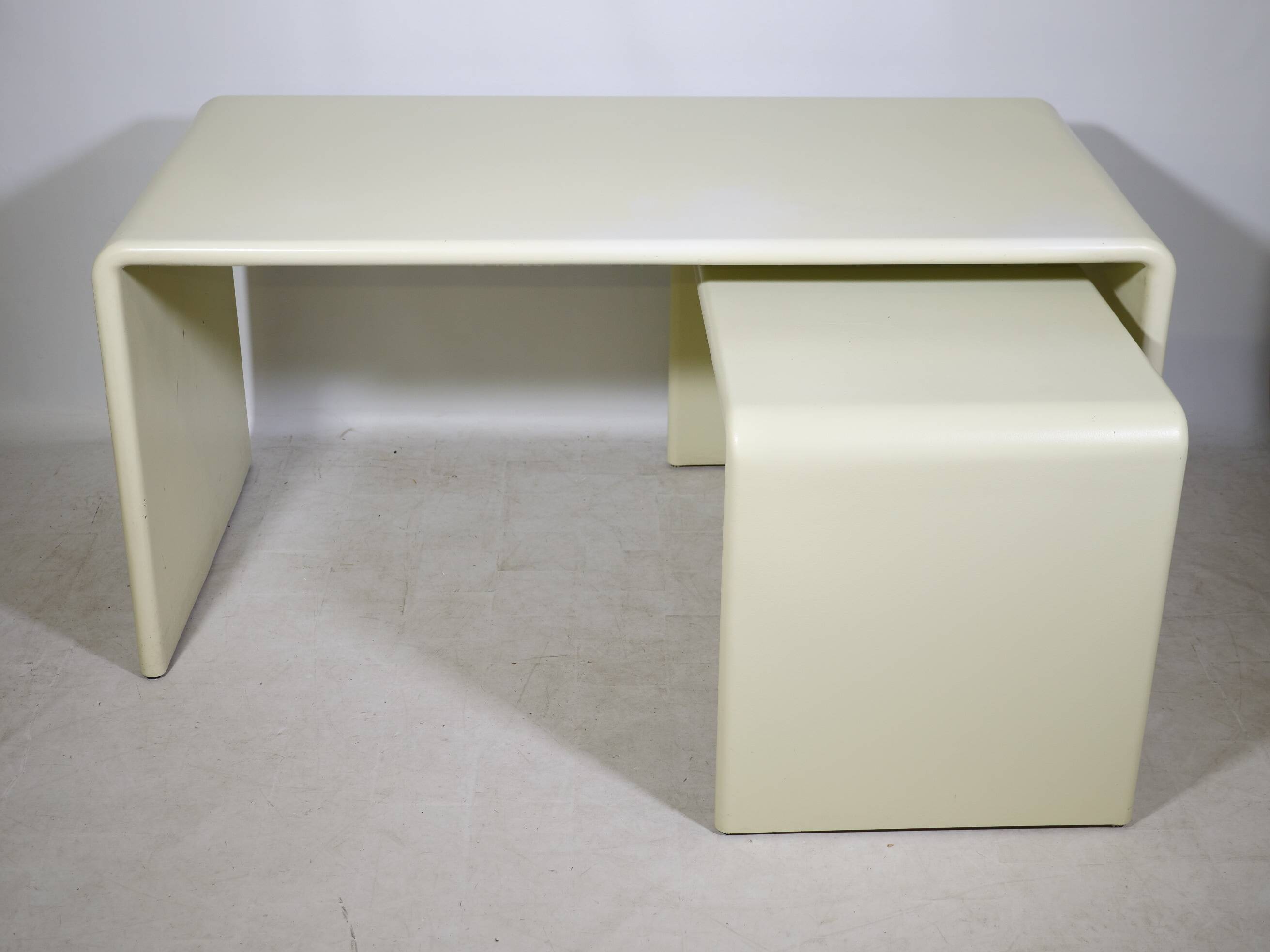 Space Age nesting desk in fiberglass, set of 2, 1970s