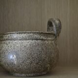 Stoneware salt hand