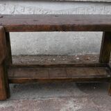 Workbench in raw wood with the press