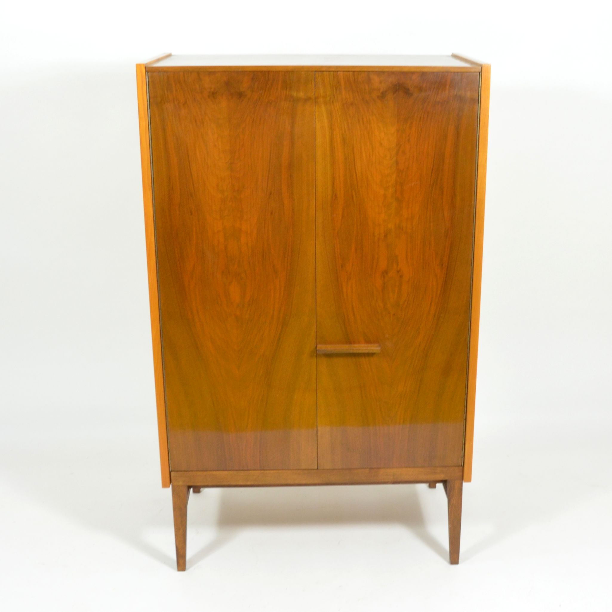 Wardrobe y Frantisek Mezulanik, Czechoslovakia 1965