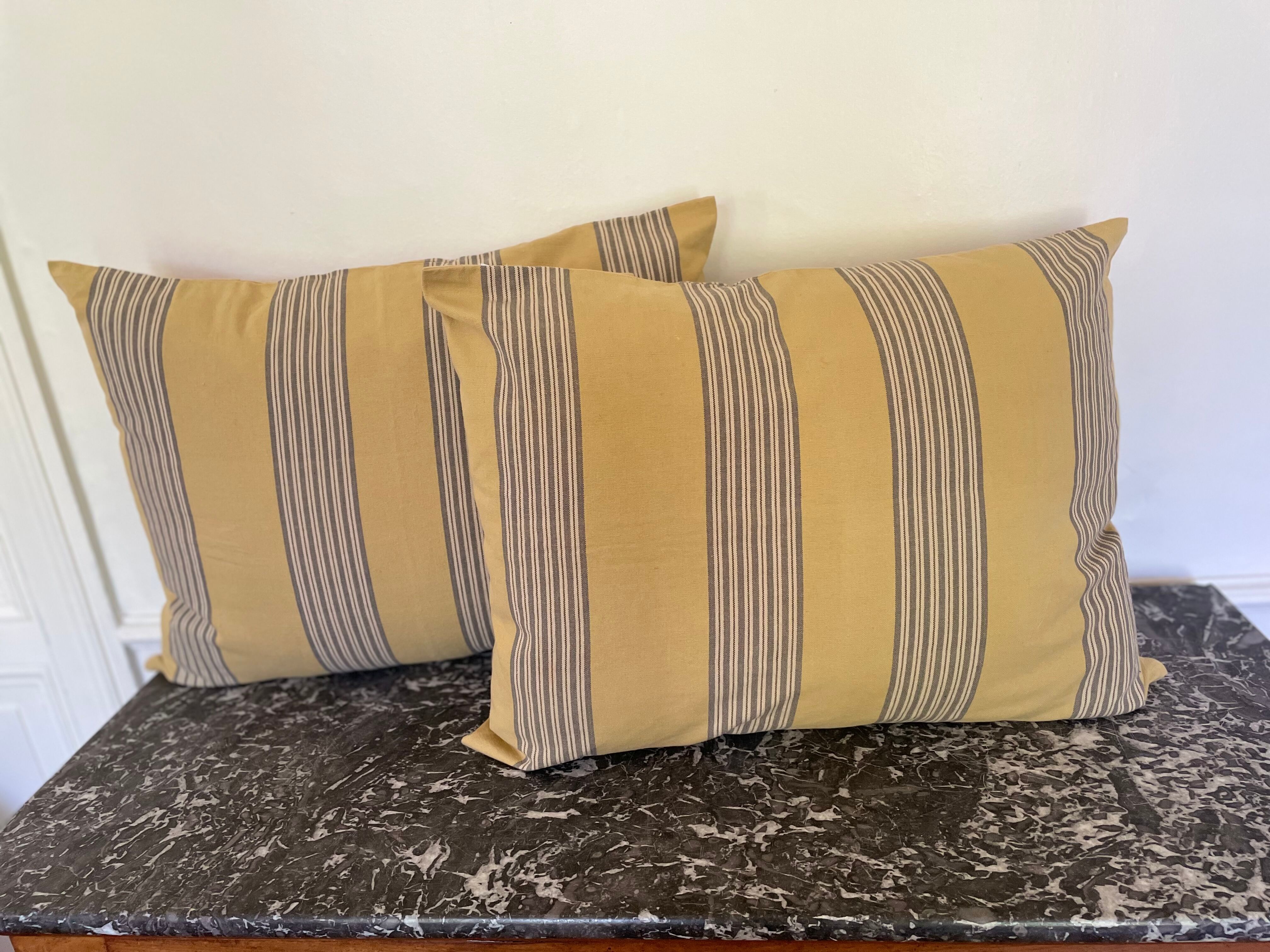 Coussin rayé