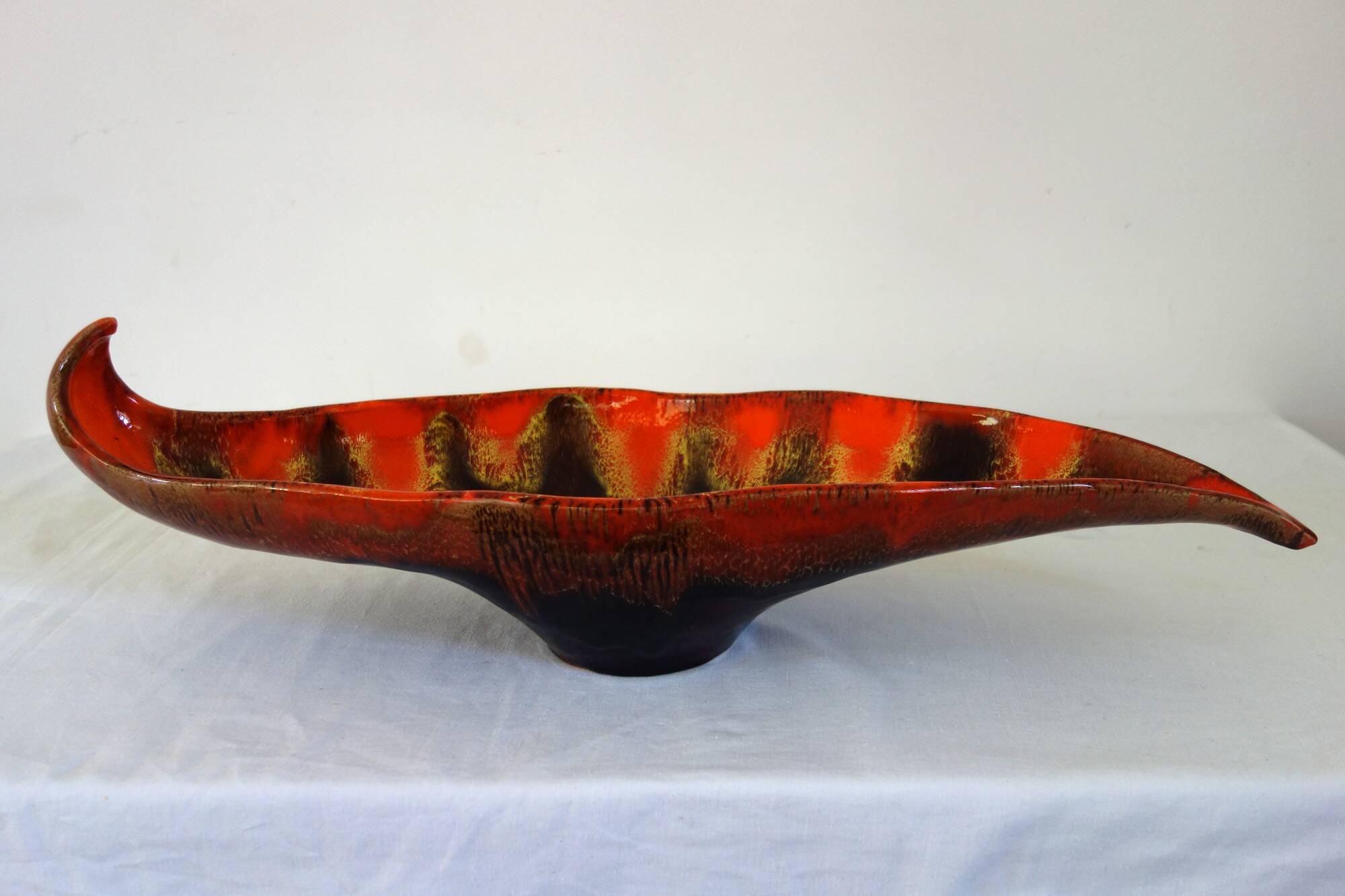 Huge fruit bowl signed Luc, Vallauris, 1950s/1960s