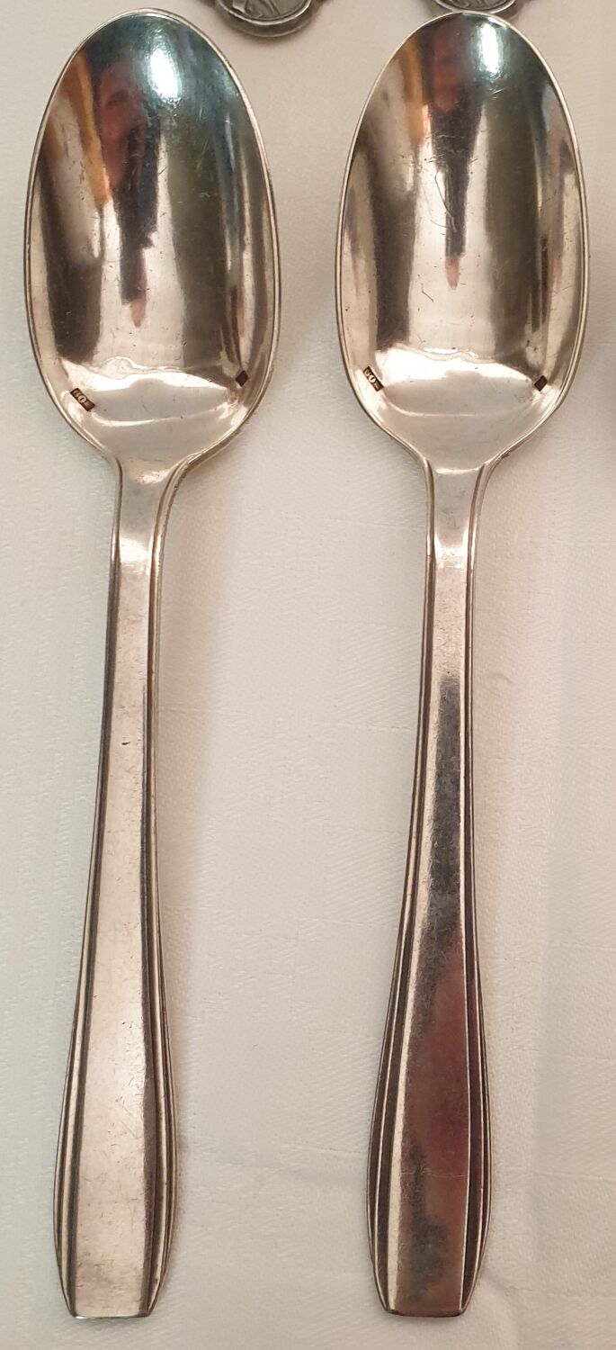 15 spoons & 4 silver metal forks
