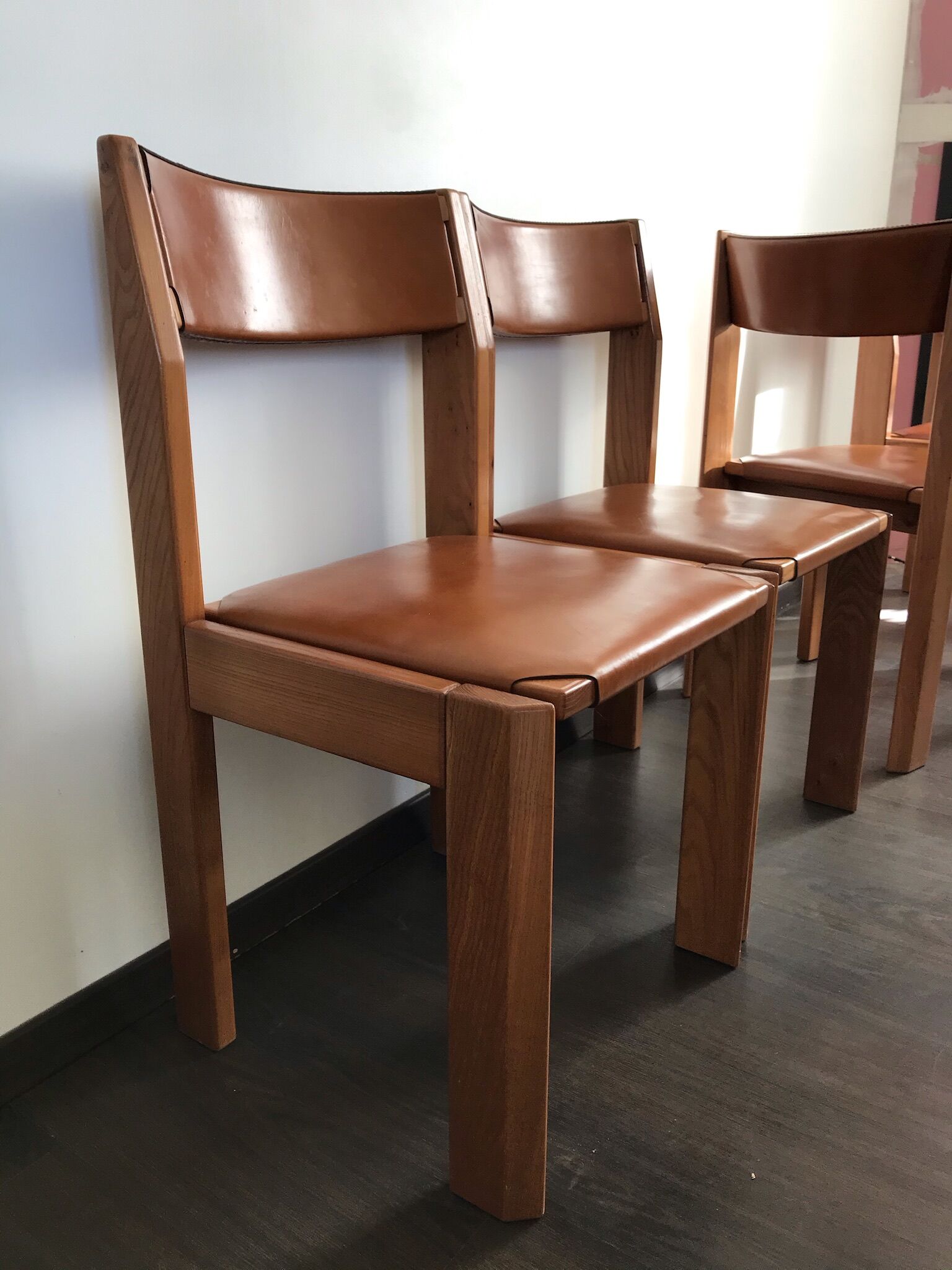 Set of 4 elm chairs and leather, 80s