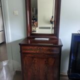 Mahogany chest of drawers with claw feet and mirror