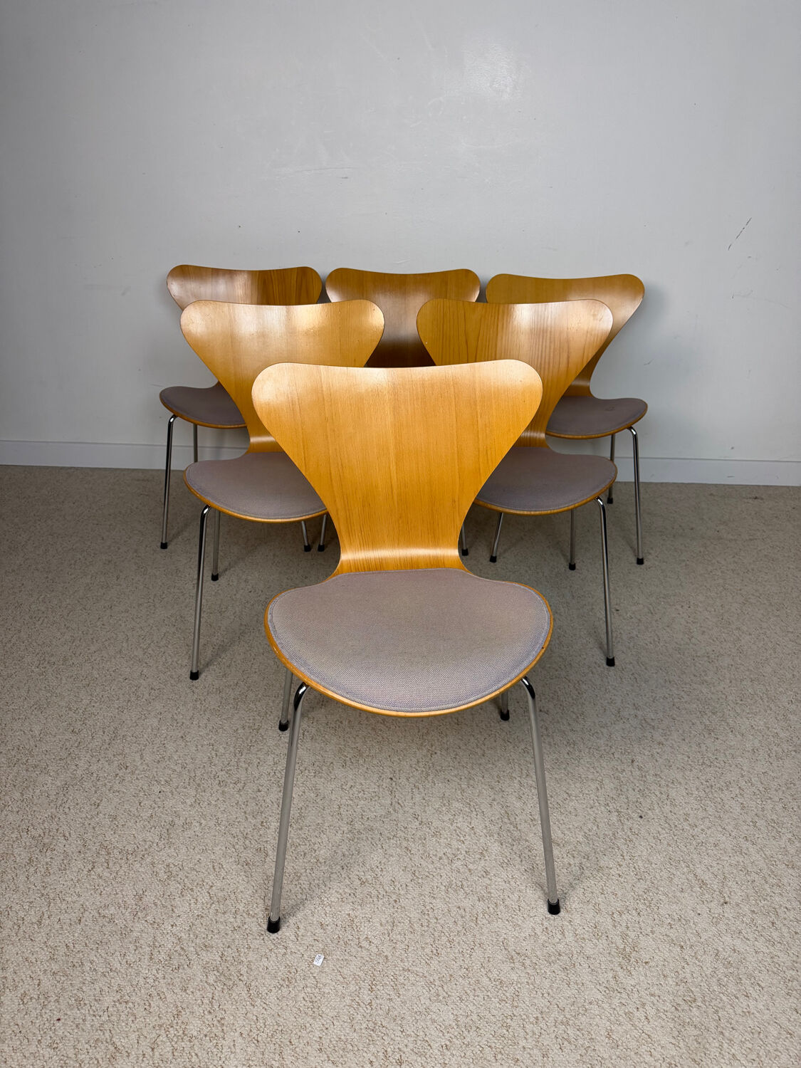 6 chairs Series 7 – Arne Jacobsen for Fritz Hansen