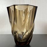 Lever spiral vase