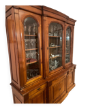 Solid wood dresser – classic style – very good condition