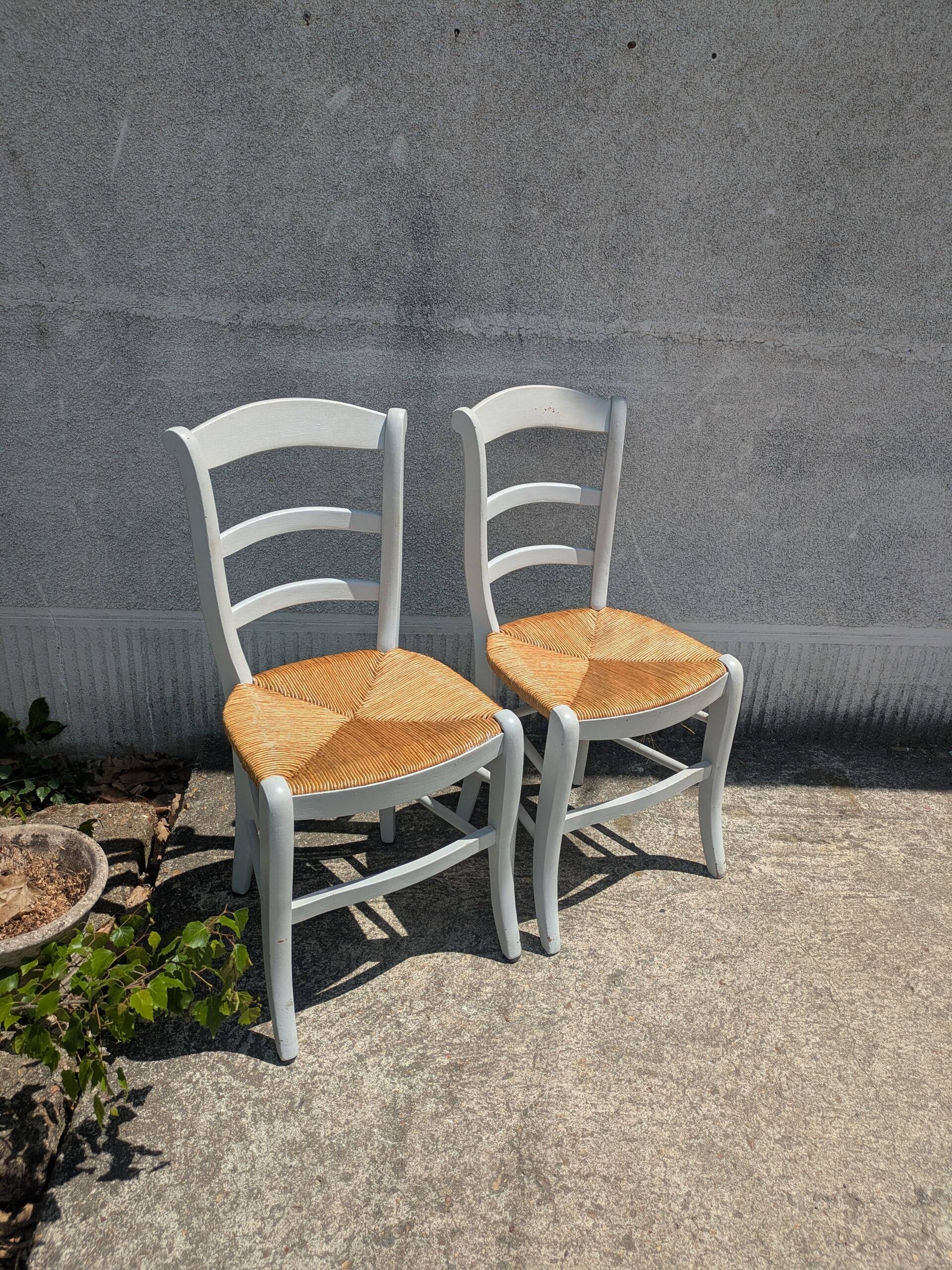 Paire de chaises paillées