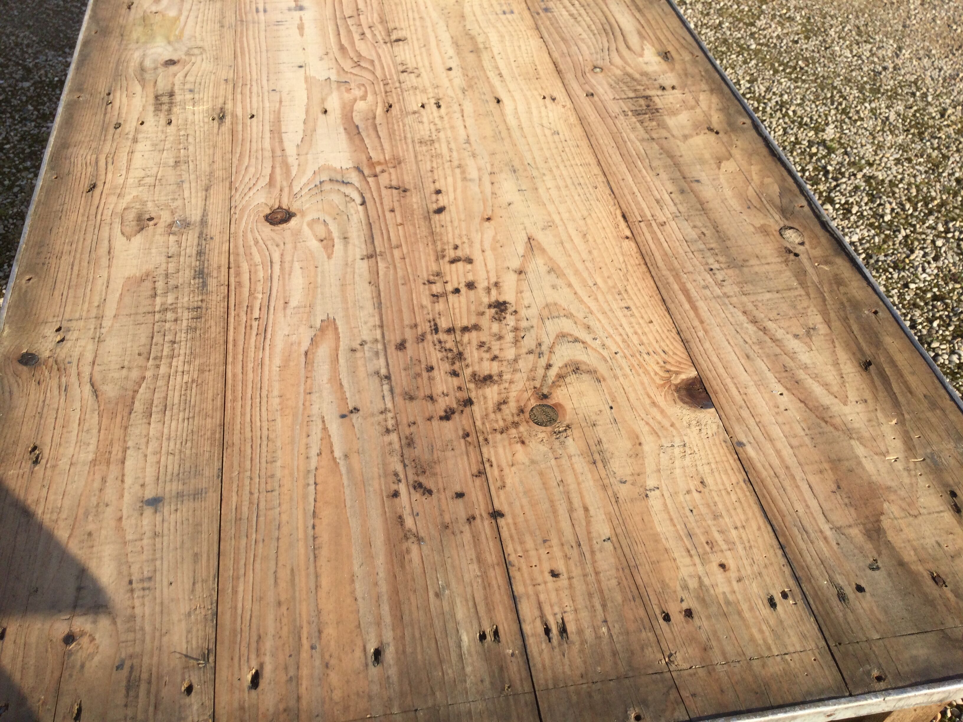 Farm table