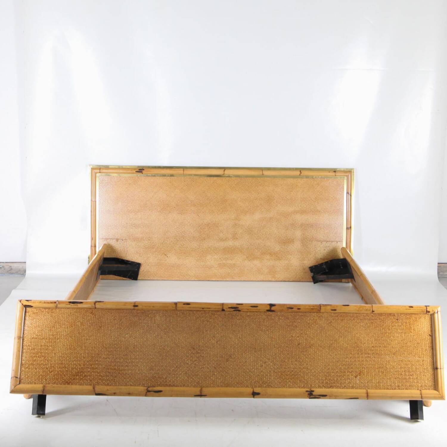 Lit vintage en laiton et bambou
