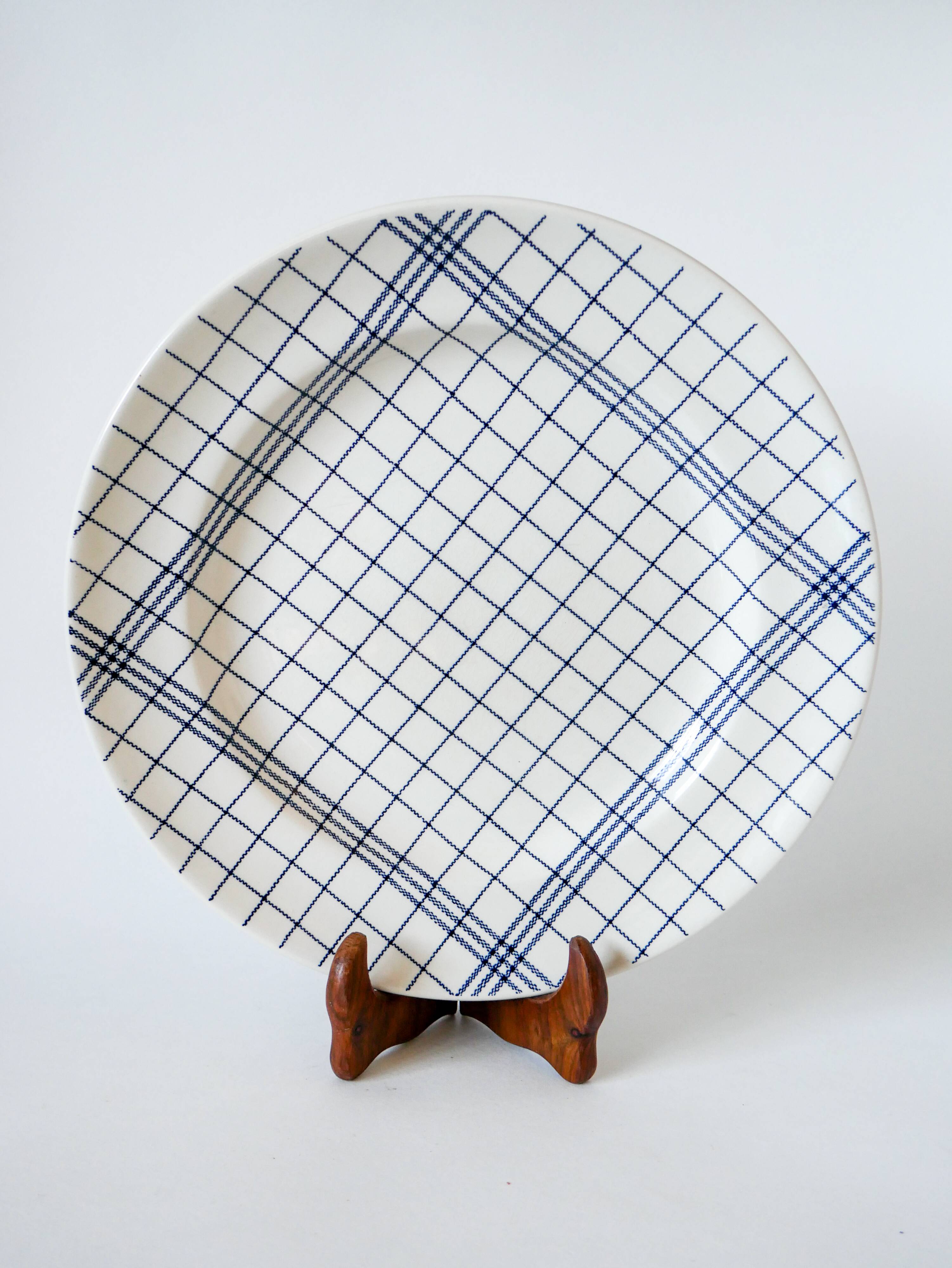 large round dish Gien blue and white striped 1960