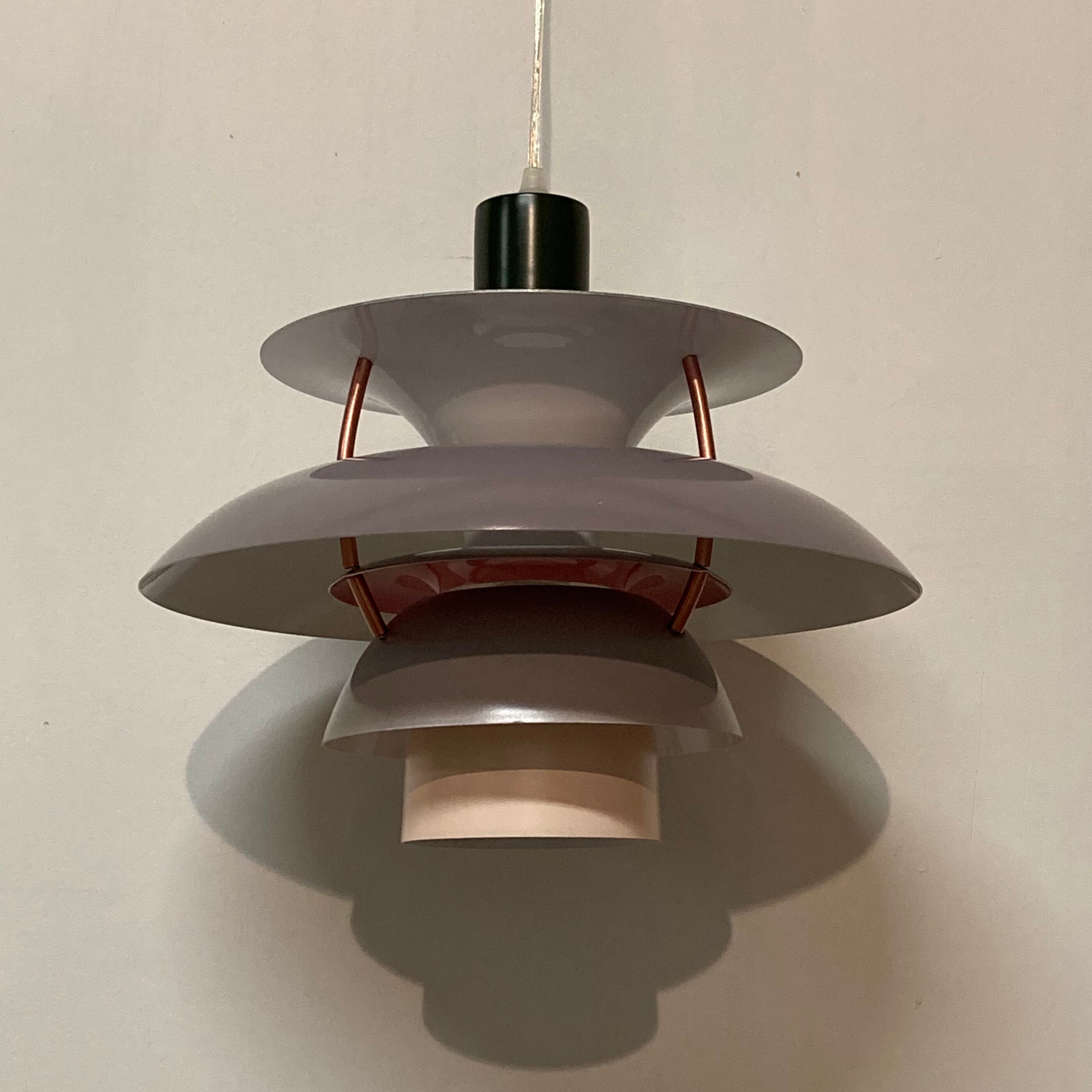 Suspension Louis Poulsen design scandinave