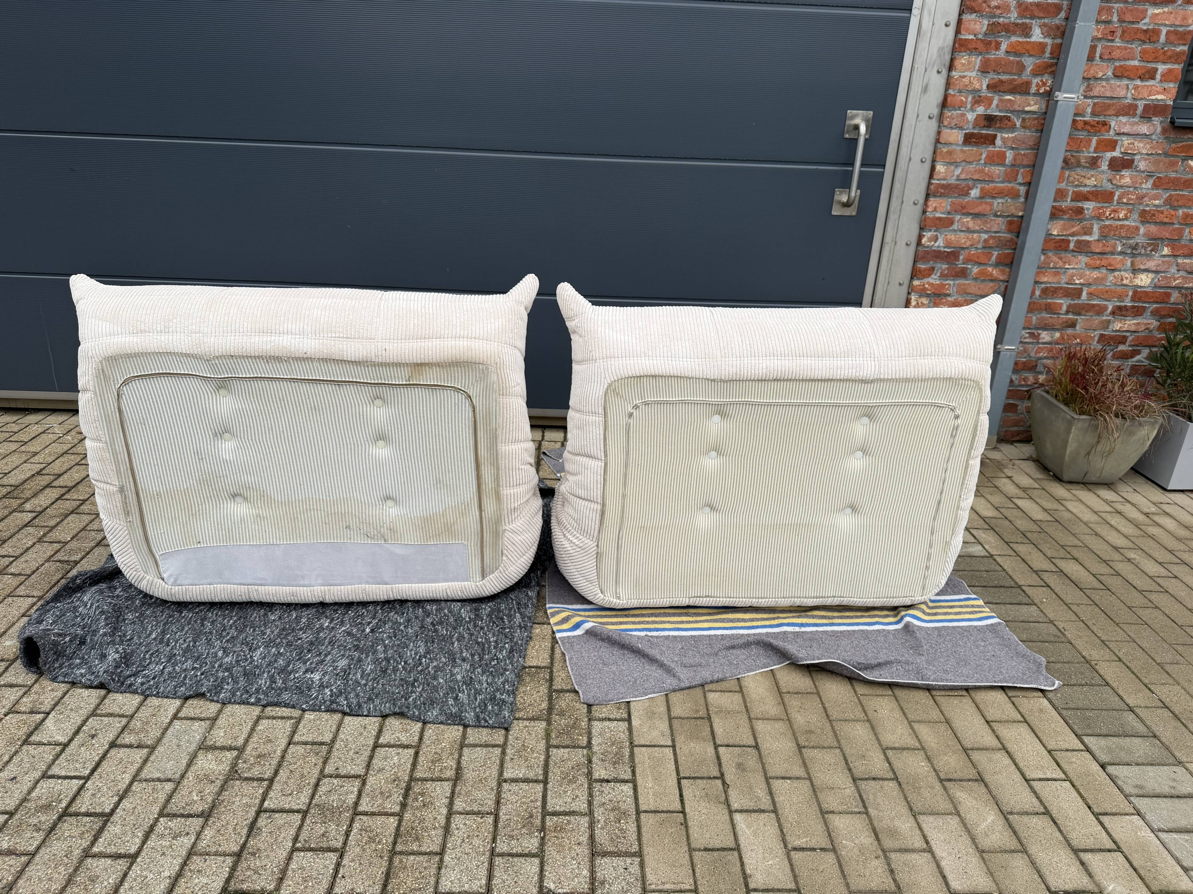 Original ligne roset togo set 3z, 2z + corner beige corduroy in new condition!!