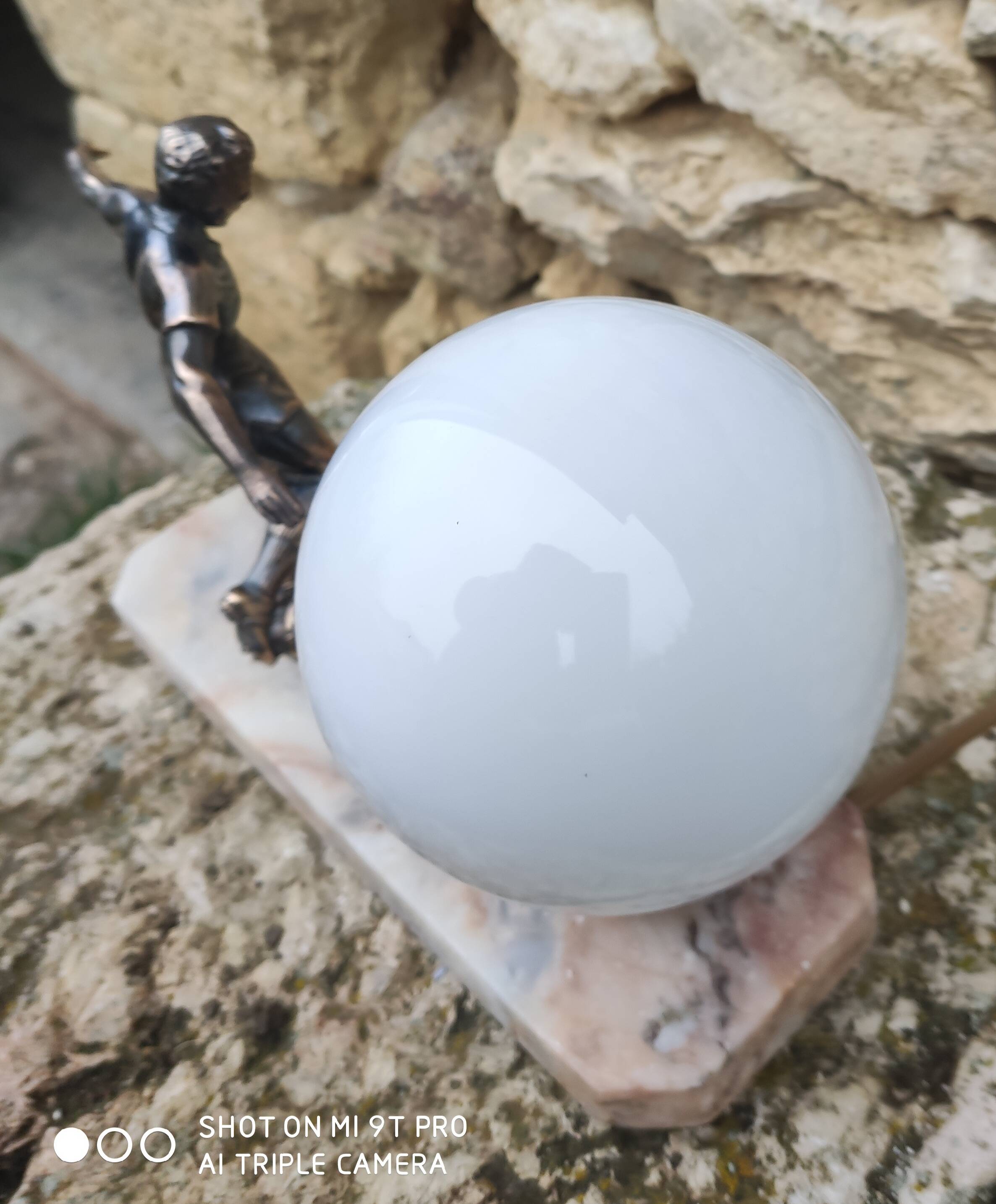 Art deco lamp in footballer marble
