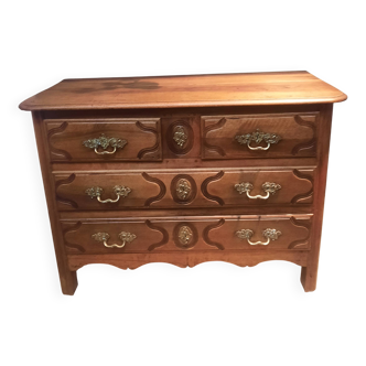 Rustic chest of drawers from the 18th century