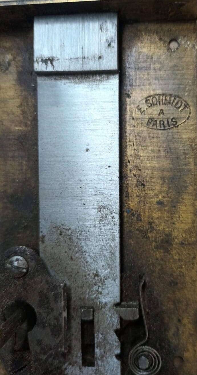 Empire style chest of drawers in lacquer, bronze and marble. Nineteenth century.