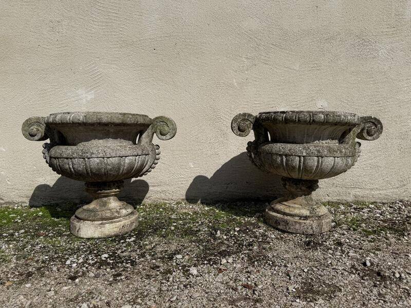 Paire de vasques - jardinières Médicis en pierre