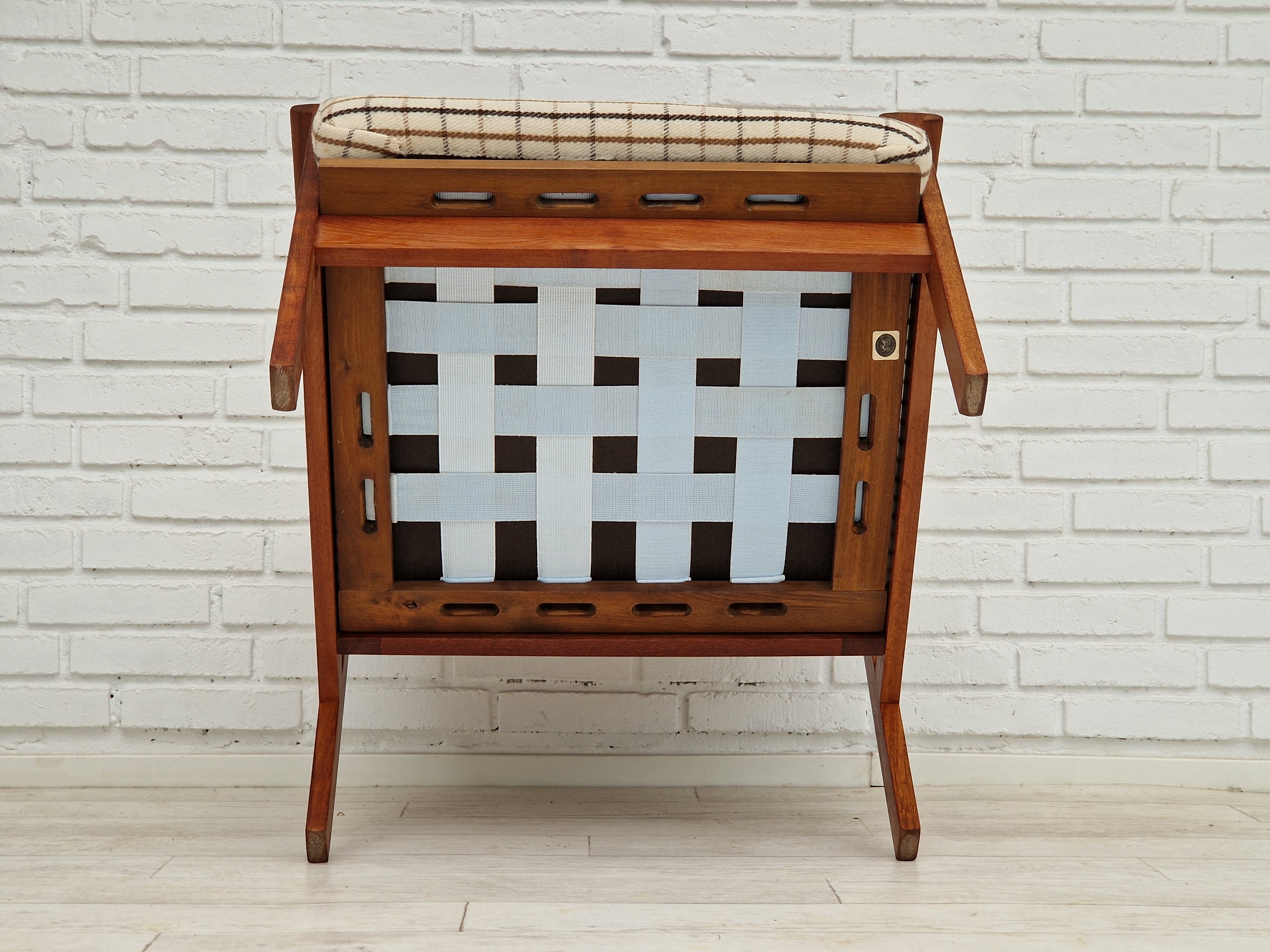 Années 1970, design danois par Illum Wikkelsø, modèle Capella pour Eliersen Møbler.