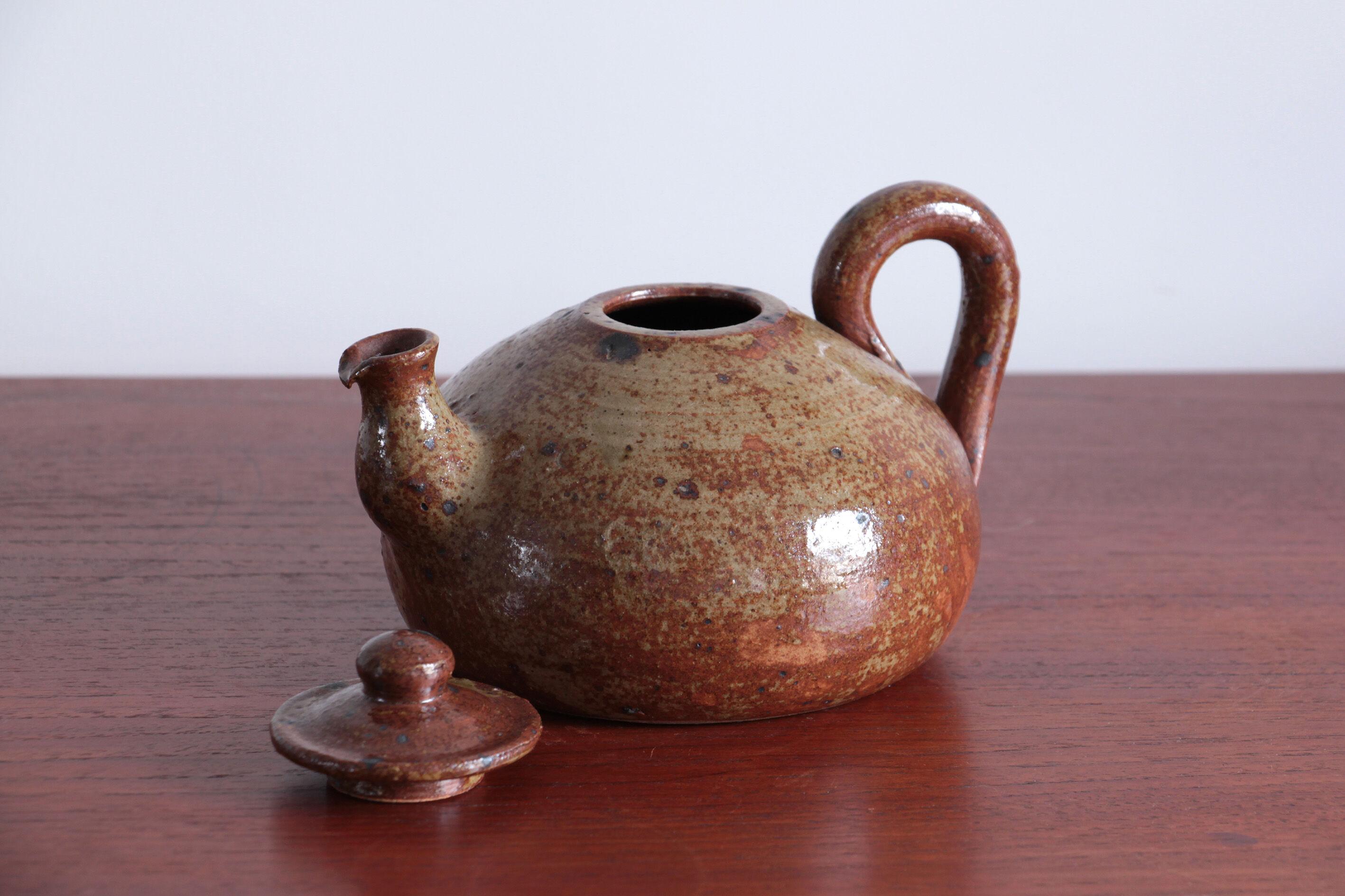 Pyrete sandstone teapot