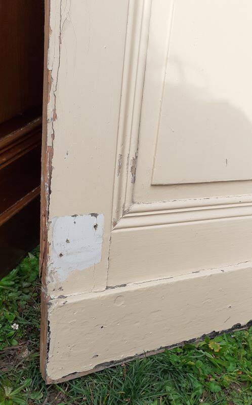 Low wall panelling 8.65m panelled with mouldings wainscoting skirting.
