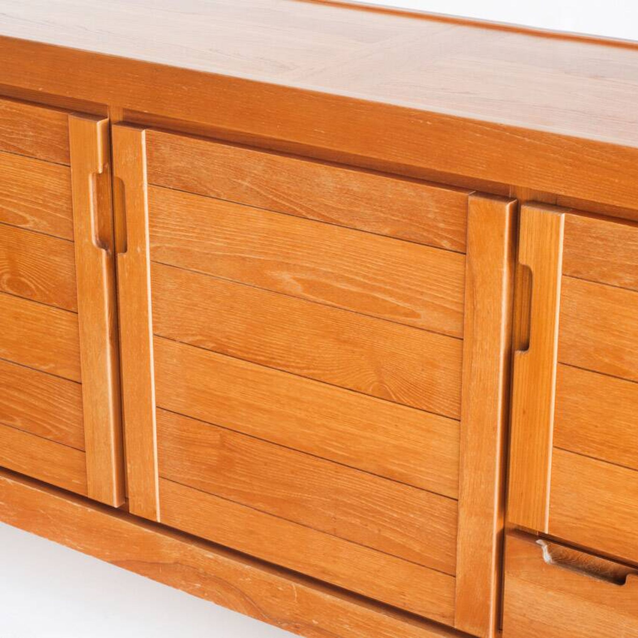 Vintage sideboard in elm wood. Edition by Simat. France 1970s.