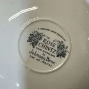 Coffee and tea service for 12 people in English porcelain by Johnson Bros.