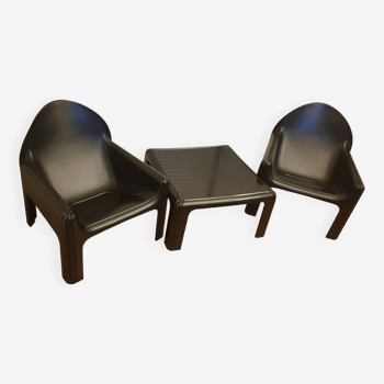 Lot by Gae Aulenti for Kartell: 2 Armchairs 4794 + 1 Table 4894