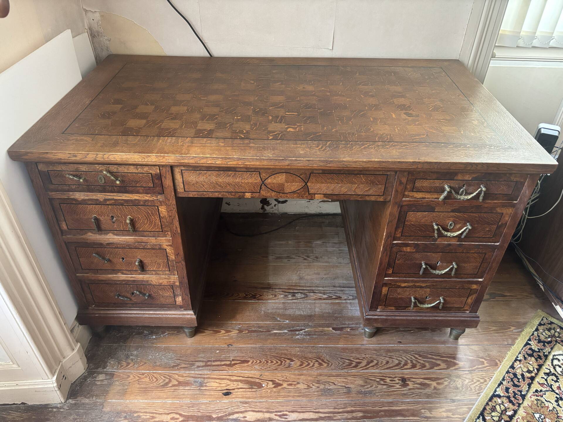 Bureau de ministre à caissons