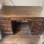 Bureau de ministre à caissons