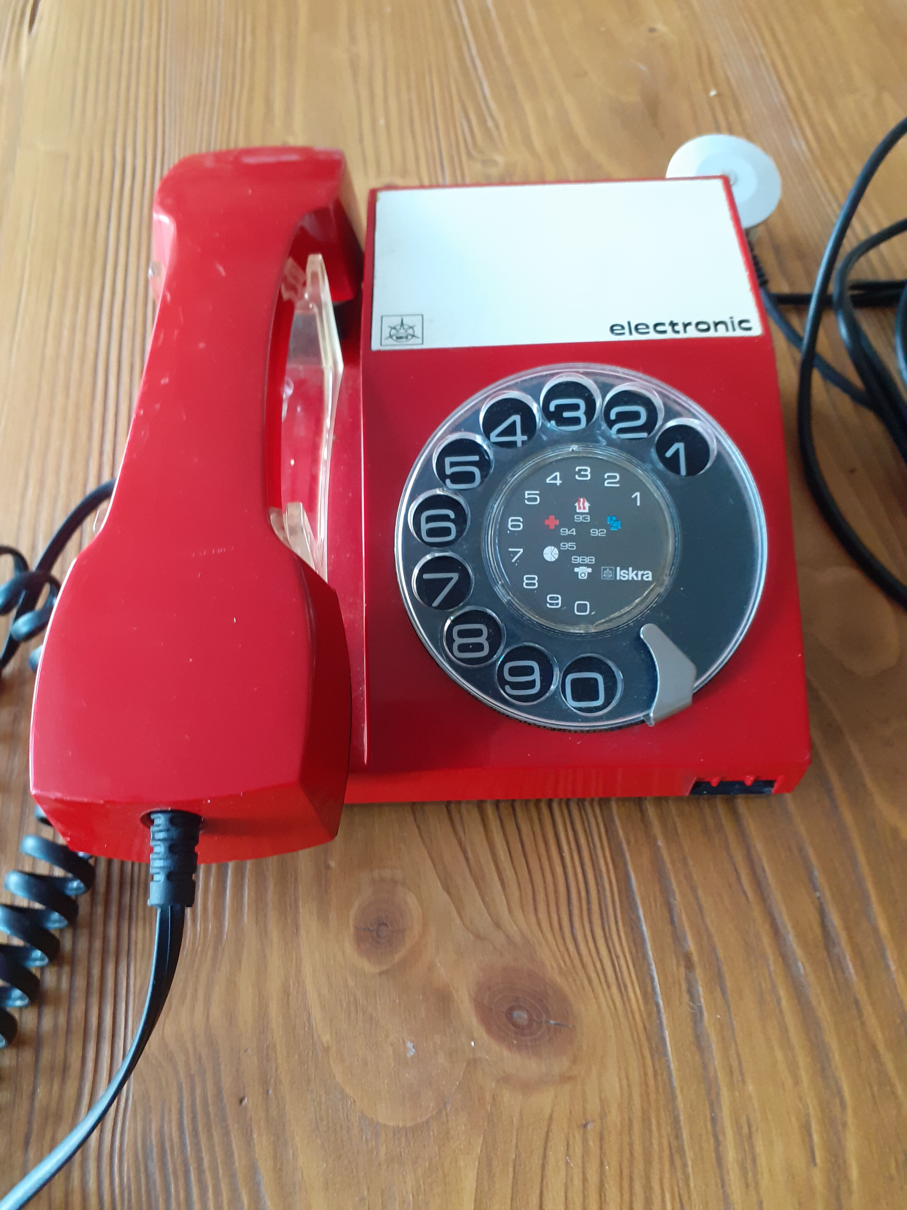 Telephone red iskra electronic 1965