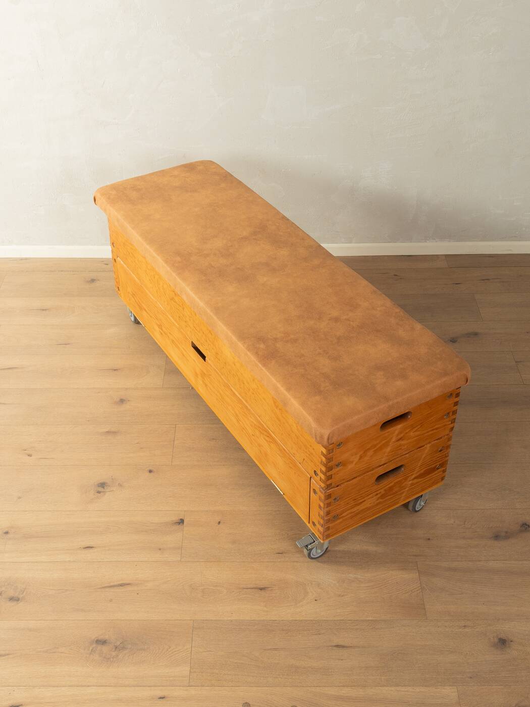 Unique vaulting box from the 1960s