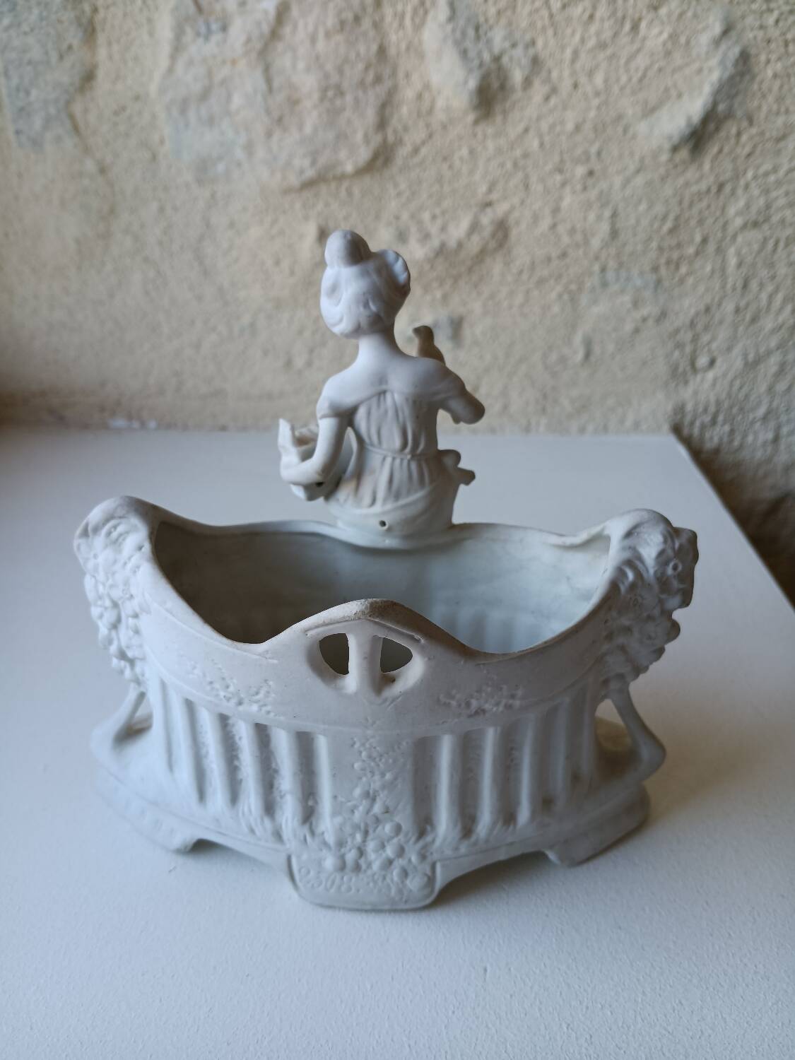 Flower girl/Vase Lady with a bird