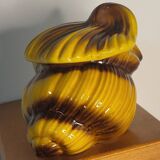 Shell gravy boat