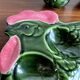 Assiette à œufs farcis en majolique verte en forme de coq, support à œufs pour 10 œufs
