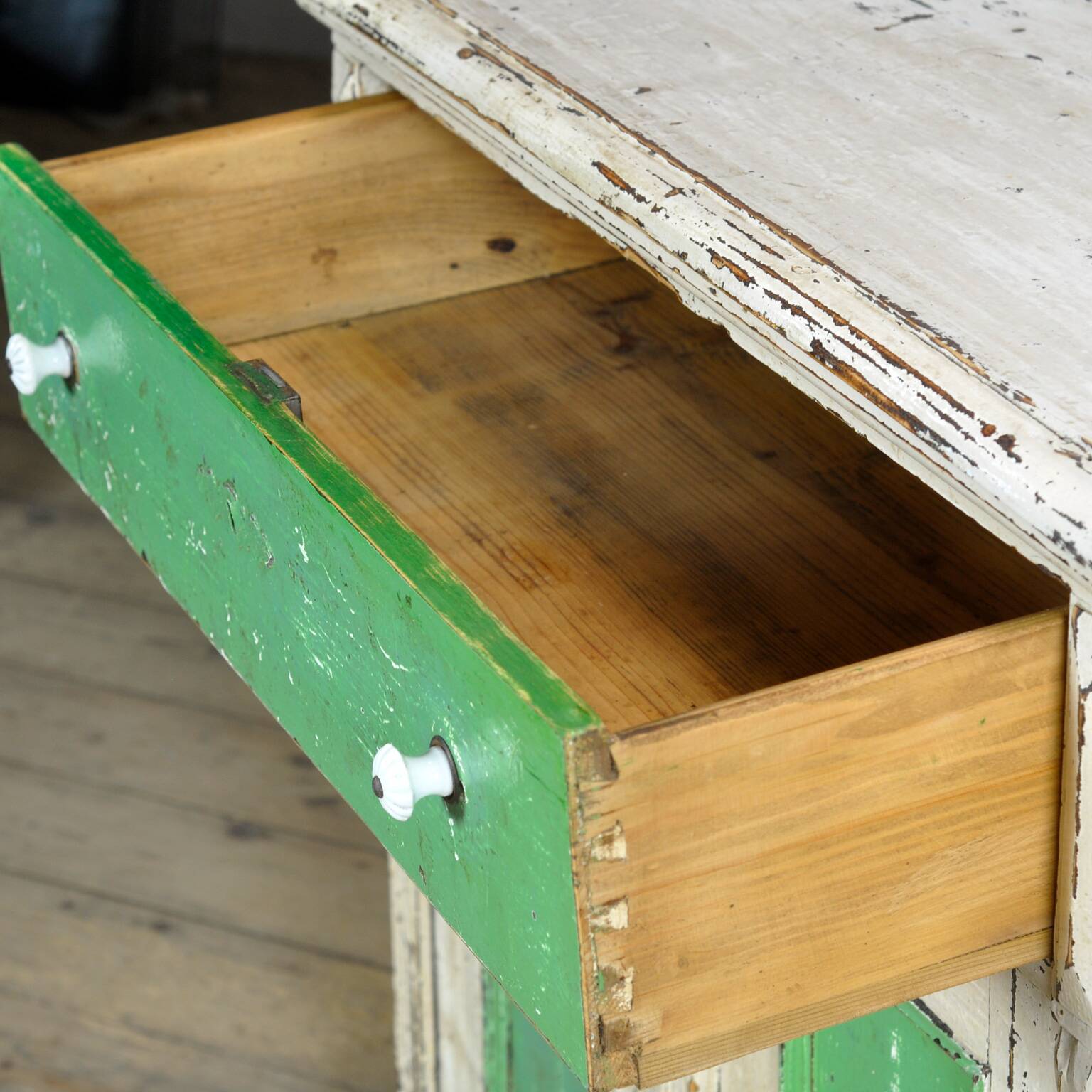 Commode en pin, années 1910