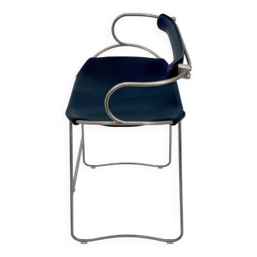 Tabouret de bar de cuisine avec dossier en métal argent vieilli et cuir bleu marine