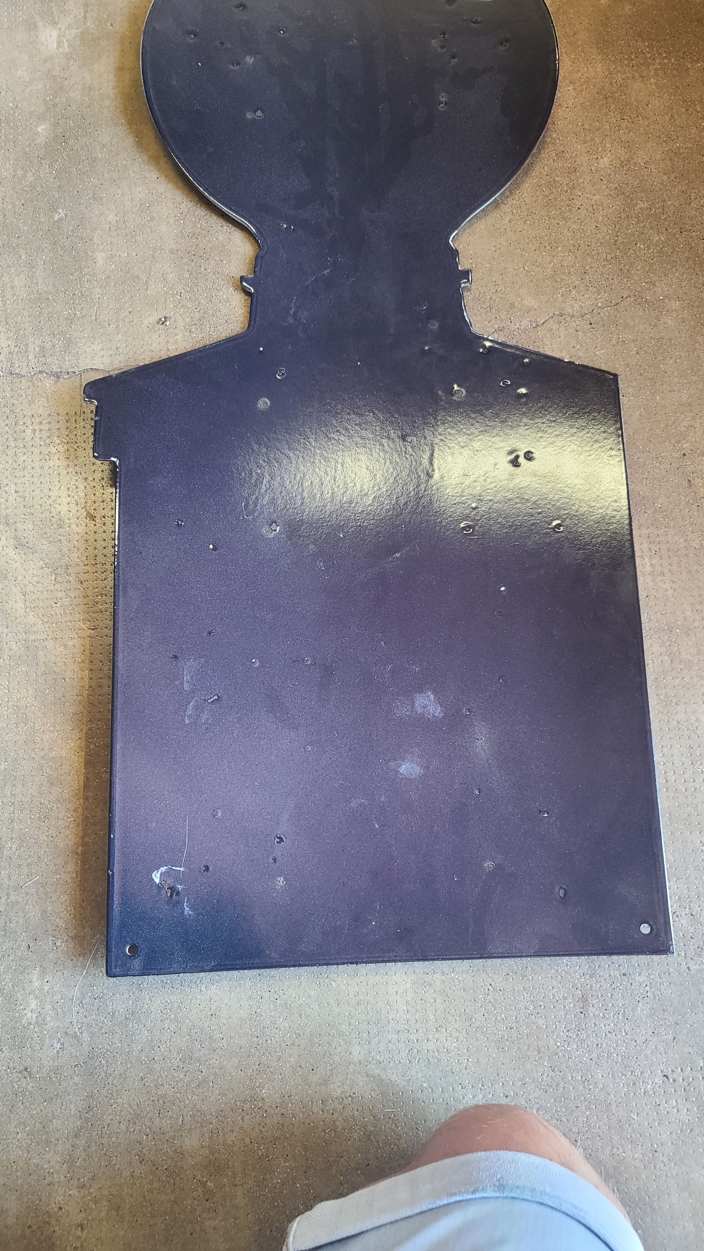 Shell enamelled plate