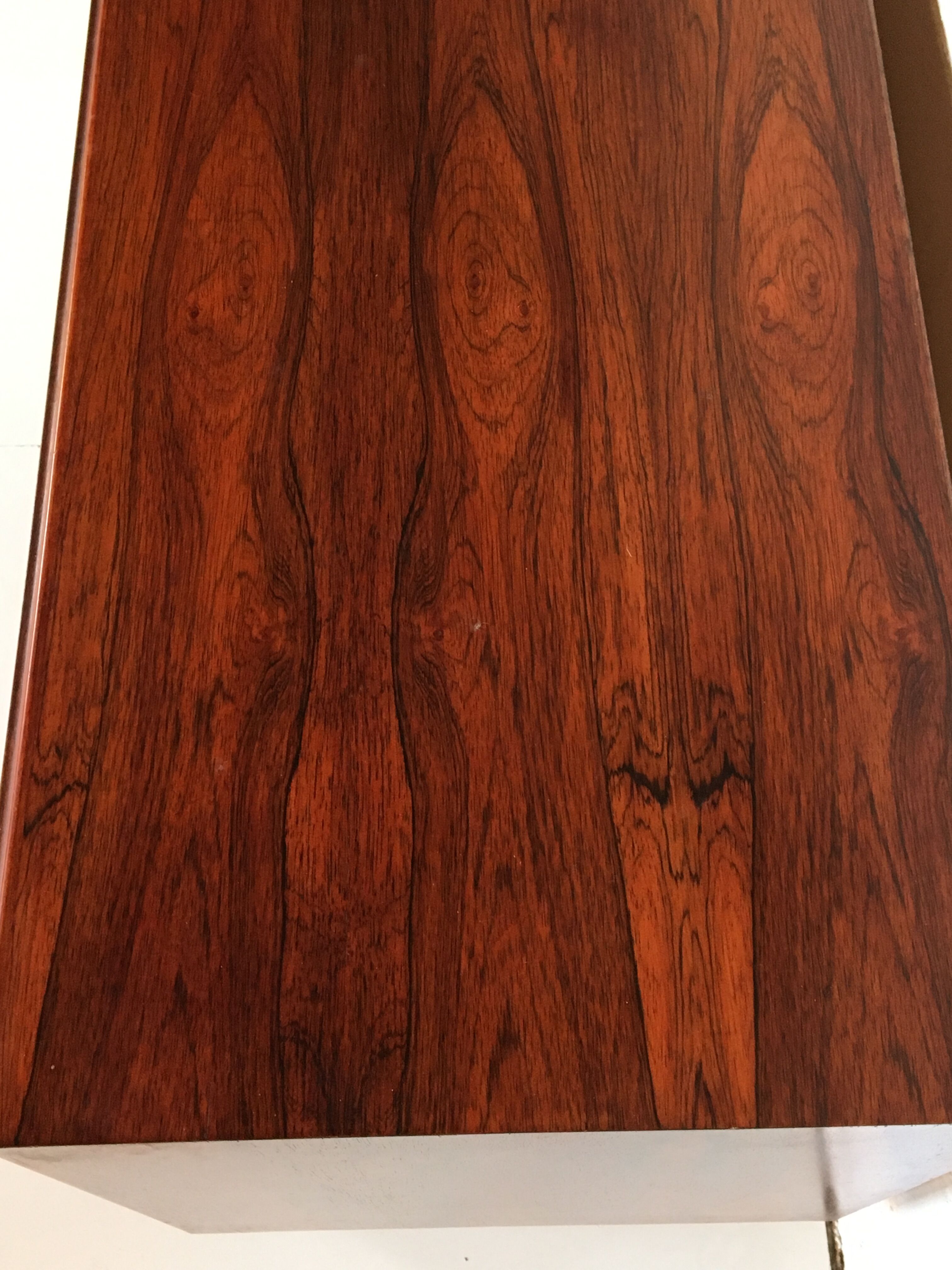 Chest of drawers rosewood